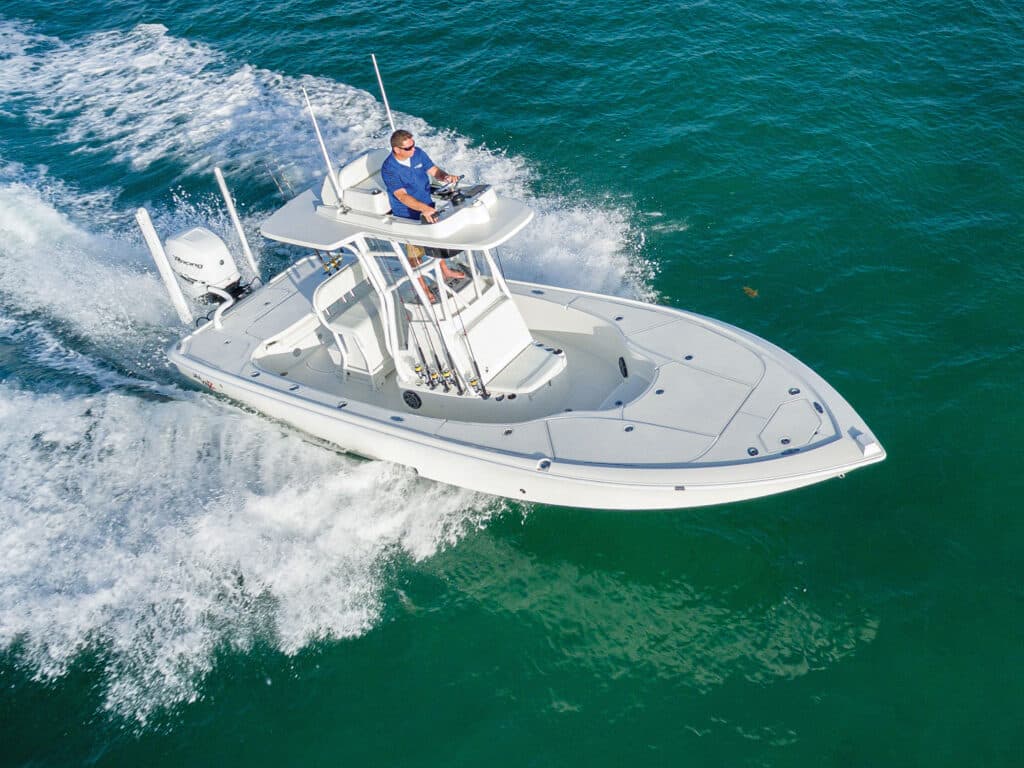 SeaVee 270Z cruising out to fish