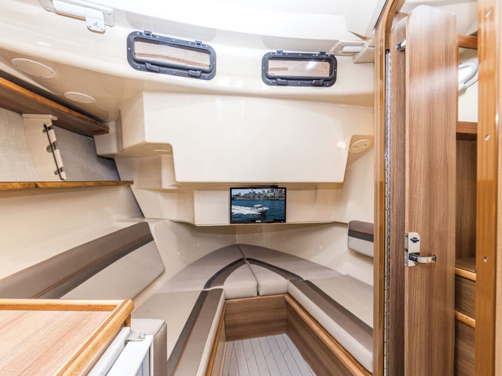 Solara S-310 CW cabin