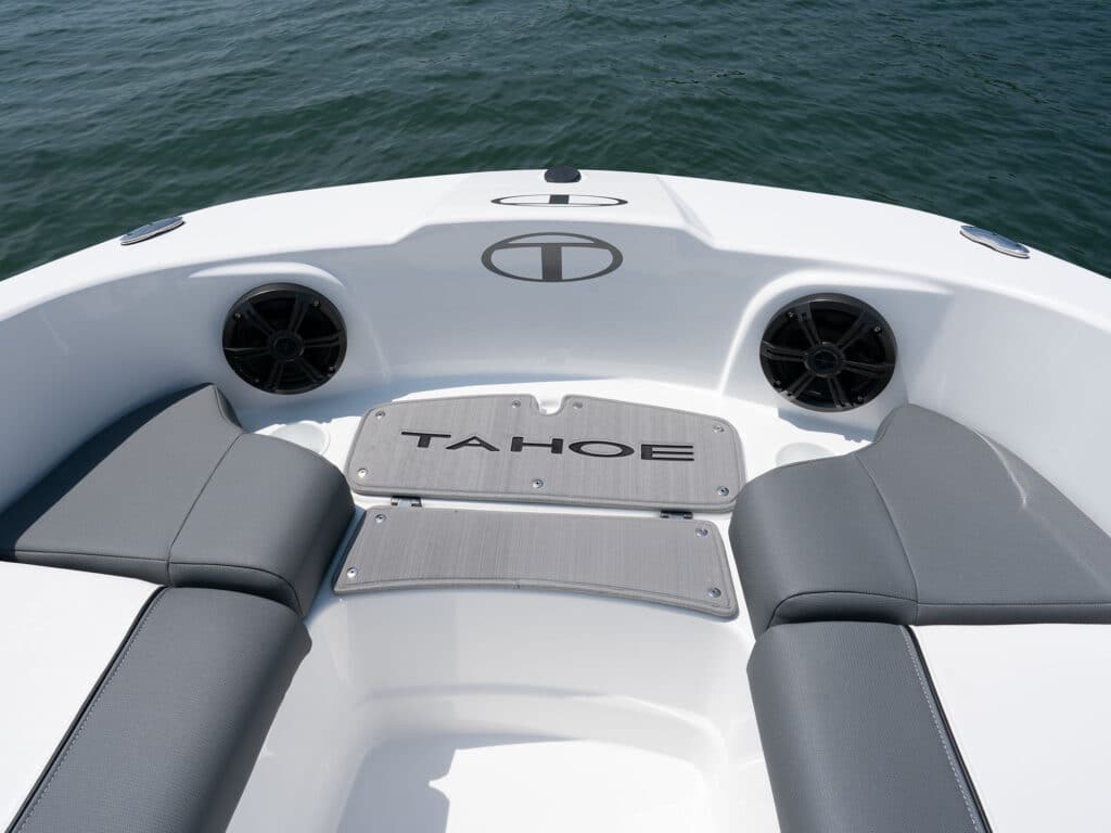 Tahoe T21 bow seating