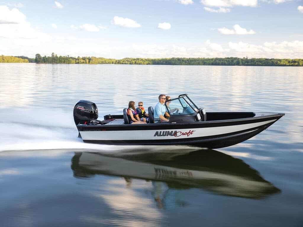 Alumacraft Competitor FSX 175 Sport on a glassy lake