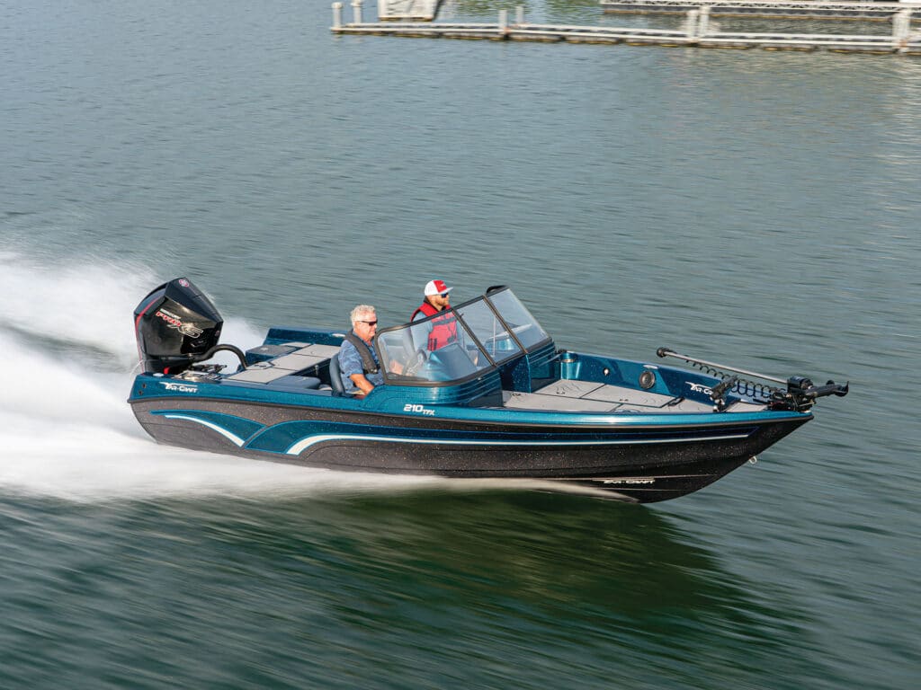 Yar-Craft 210 TFX out on the water