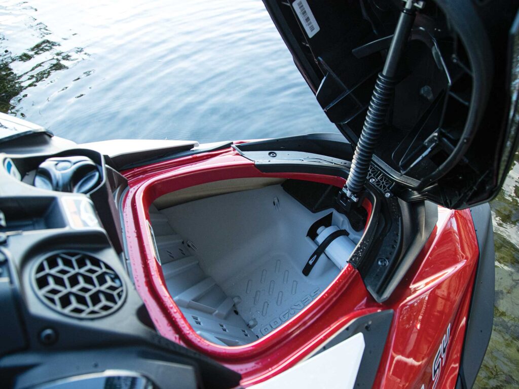 Sea-Doo RXP-X 325 storage