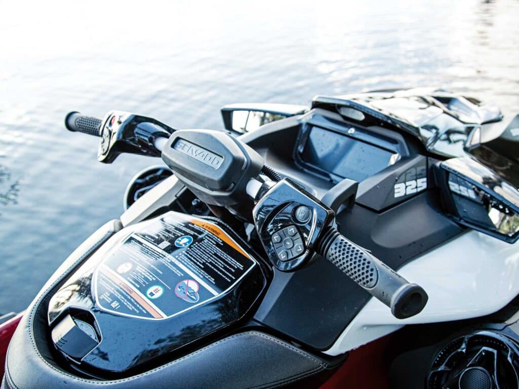 Sea-Doo RXP-X 325 handlebars