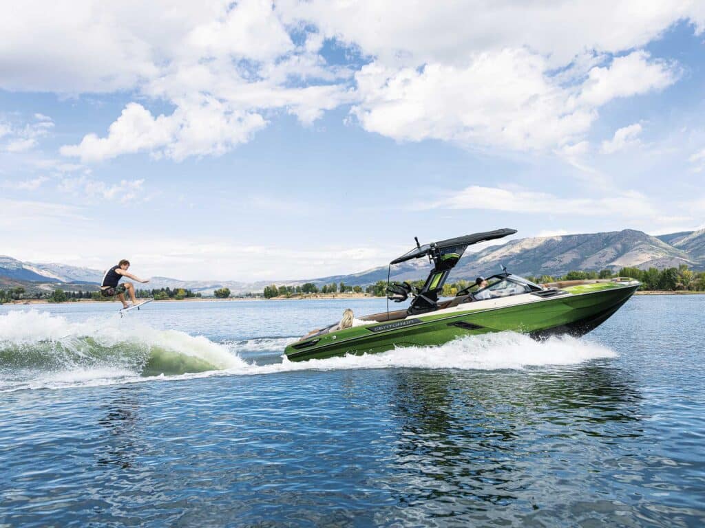 Centurion Ri265 wakesurfing