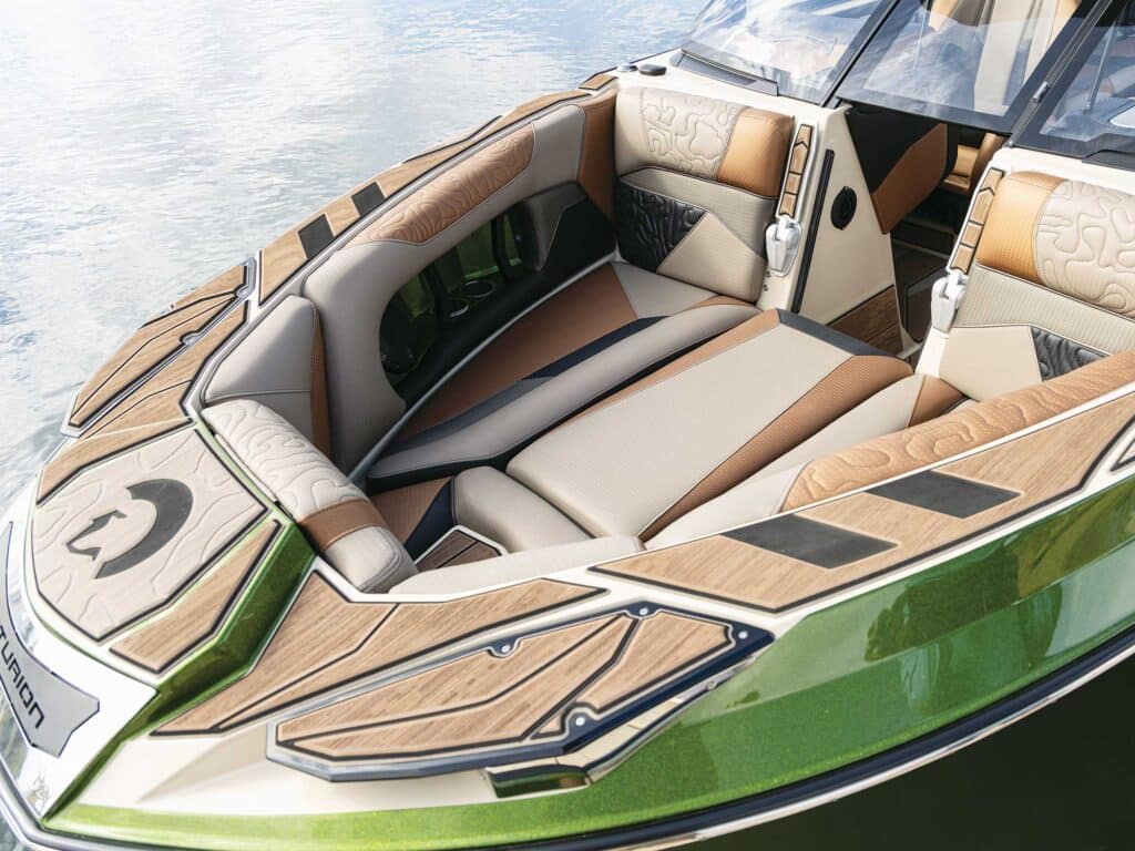 Centurion Ri265 bow seating