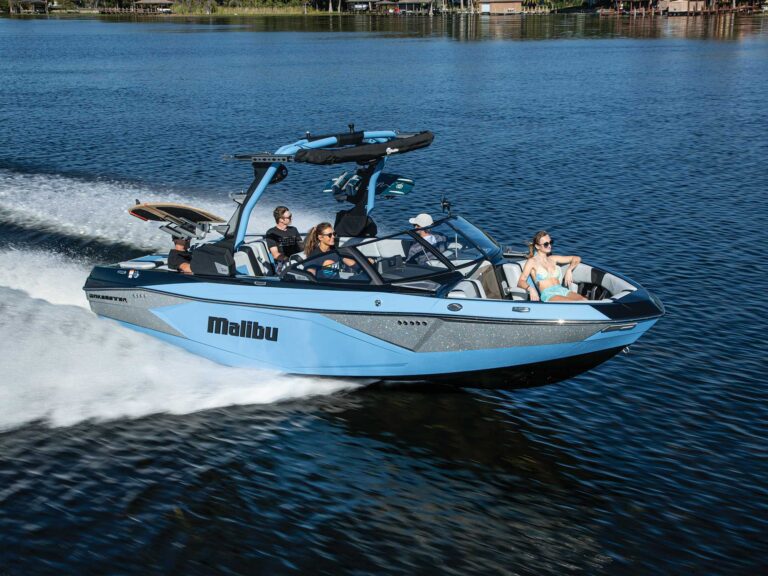 Malibu Wakesetter 23 LSV running smoothly