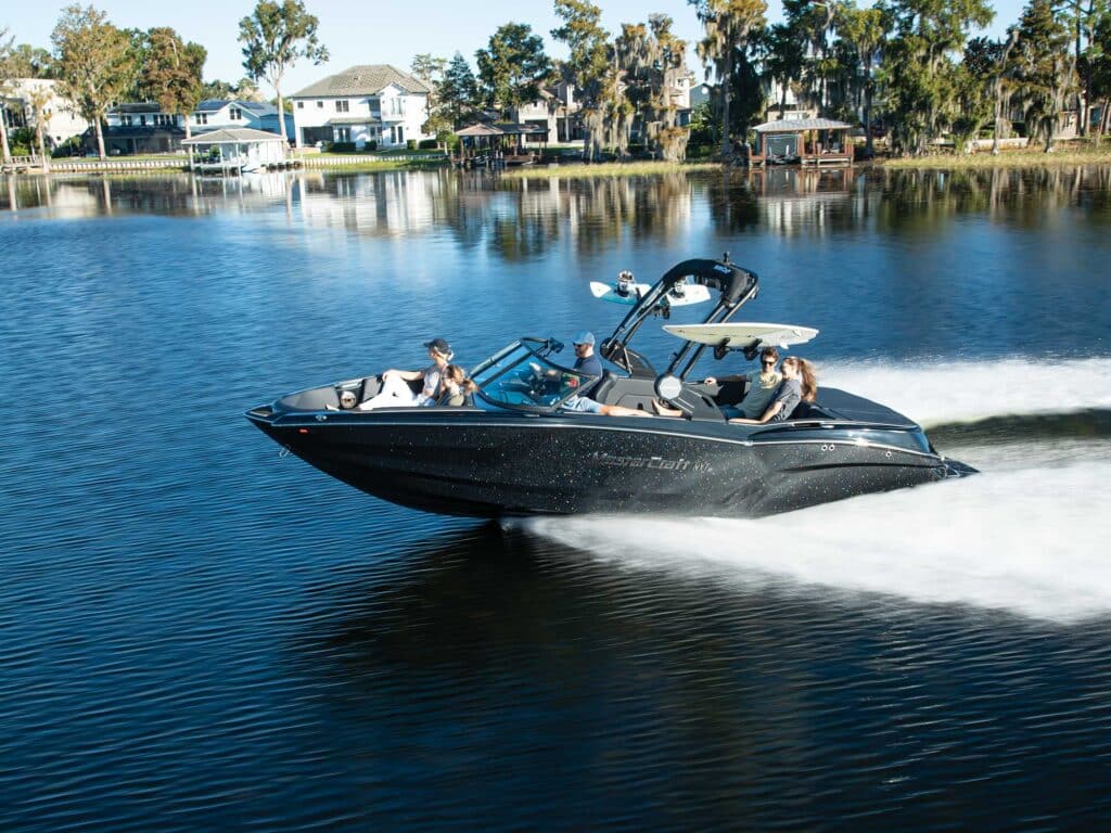 MasterCraft NXT23 on the lake