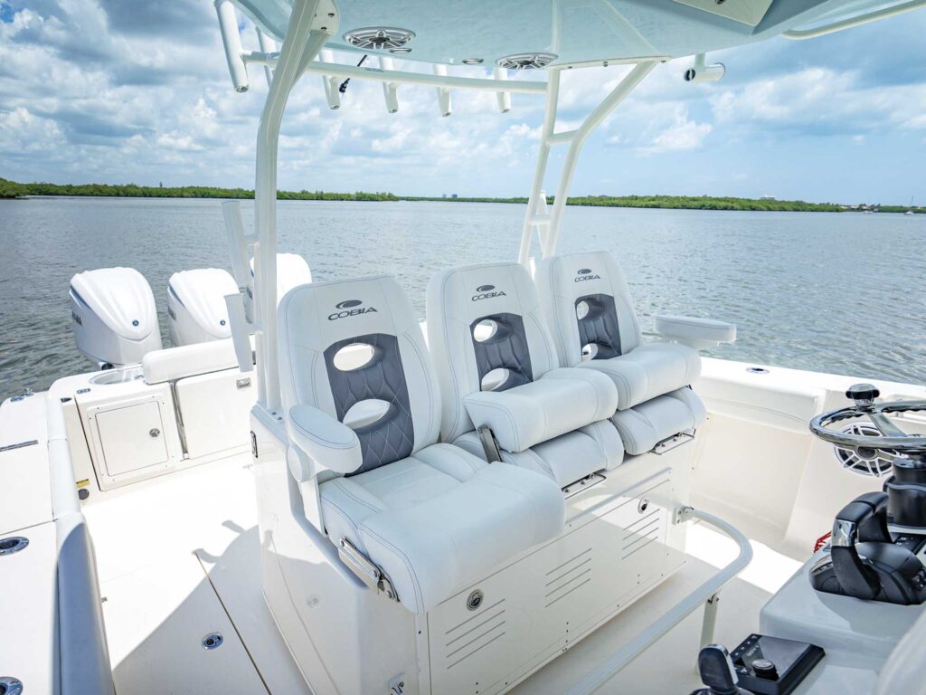 Cobia 350 CC helm seating