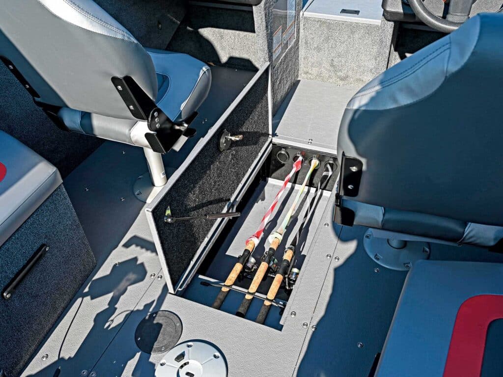 Princecraft Sport 175 rod storage