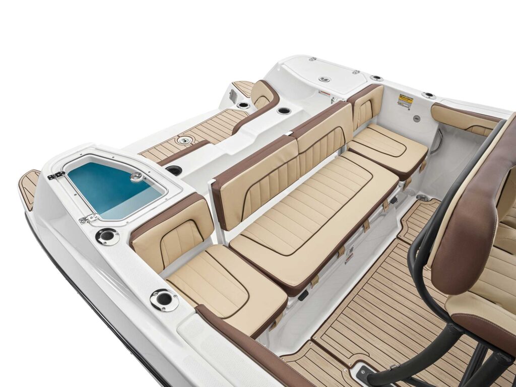 Yamaha 255 FSH Sport H aft seating