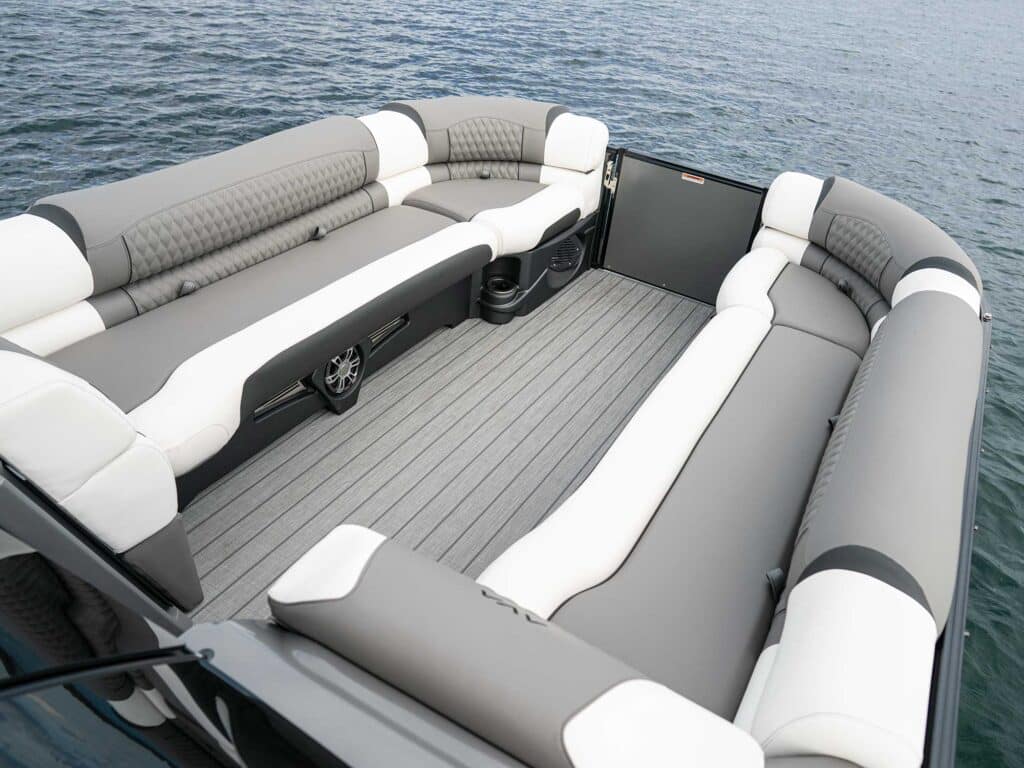 Avalon Excalibur LTD bow seating