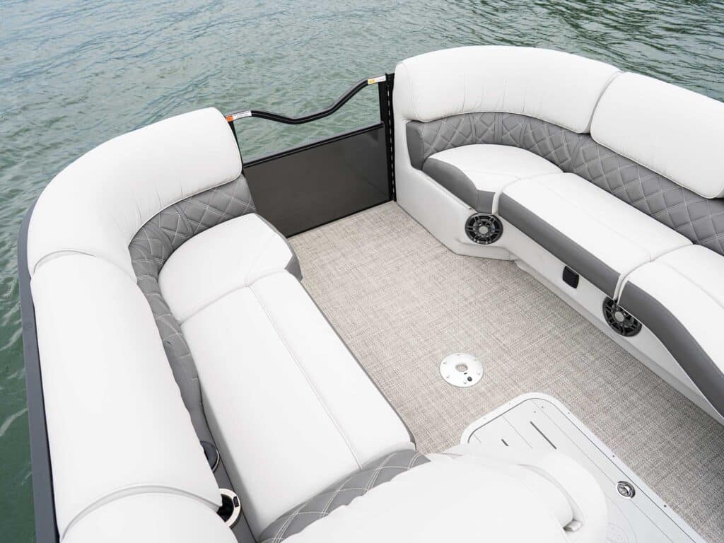 G3 SunCatcher Elite 326 SE bow seating