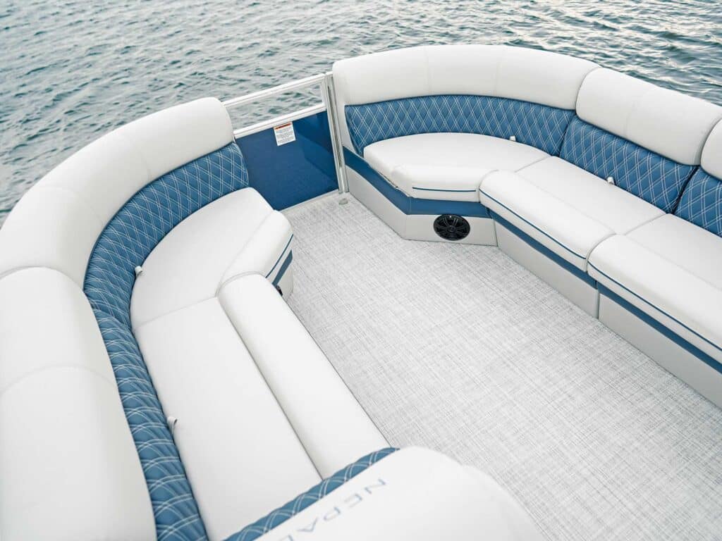 Nepallo 24QL-ST bow seating