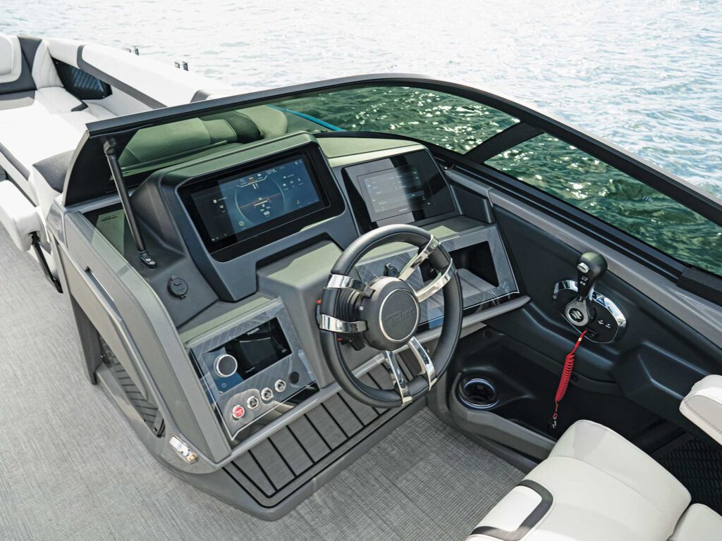 2024 Tahoe 2785 Grand Tahoe QLW Boat Test, Pricing, Specs
