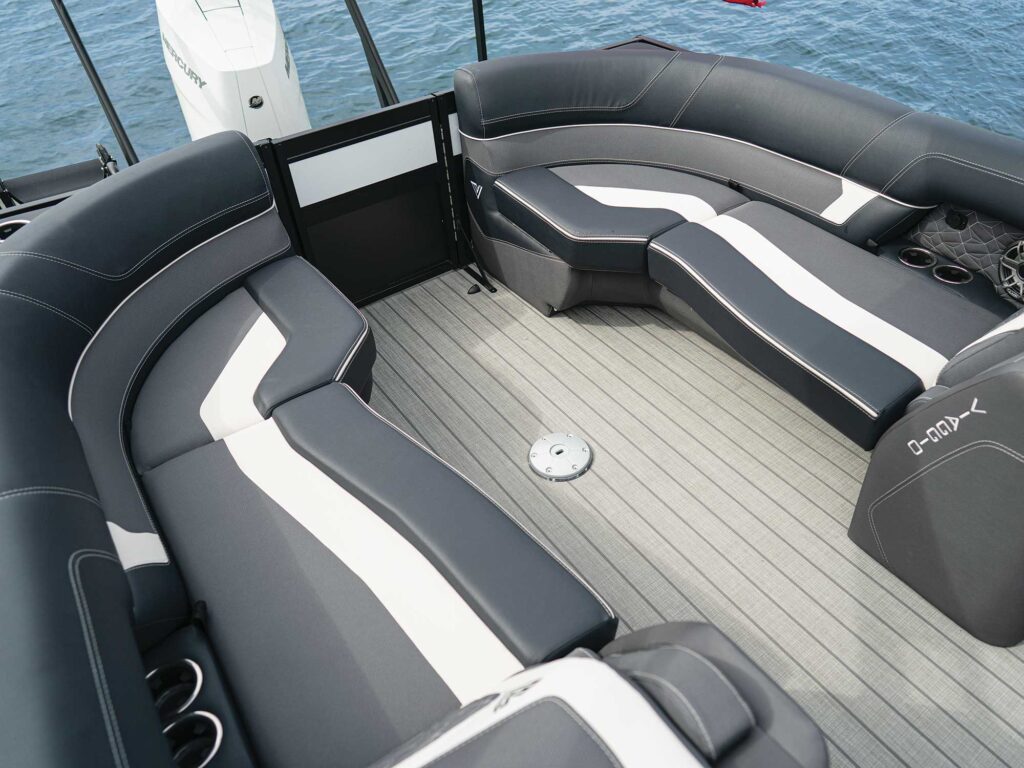 Viaggio Diamante 26U aft seating