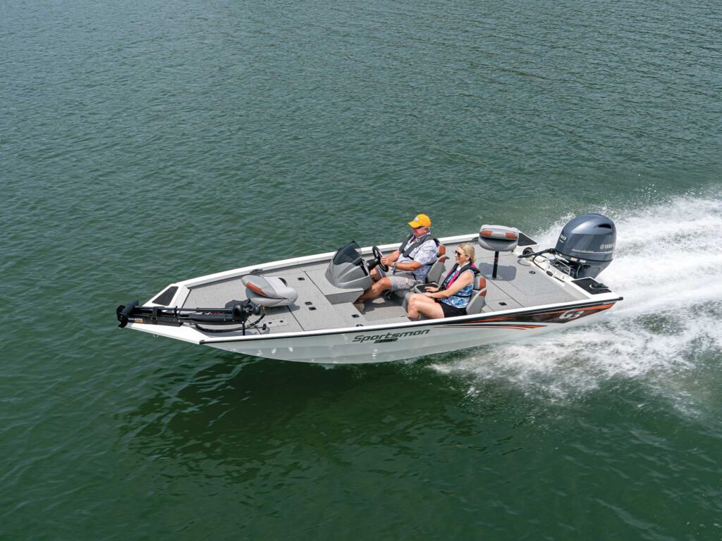 G3 Boats Sportsman 1710 PFX out on the water