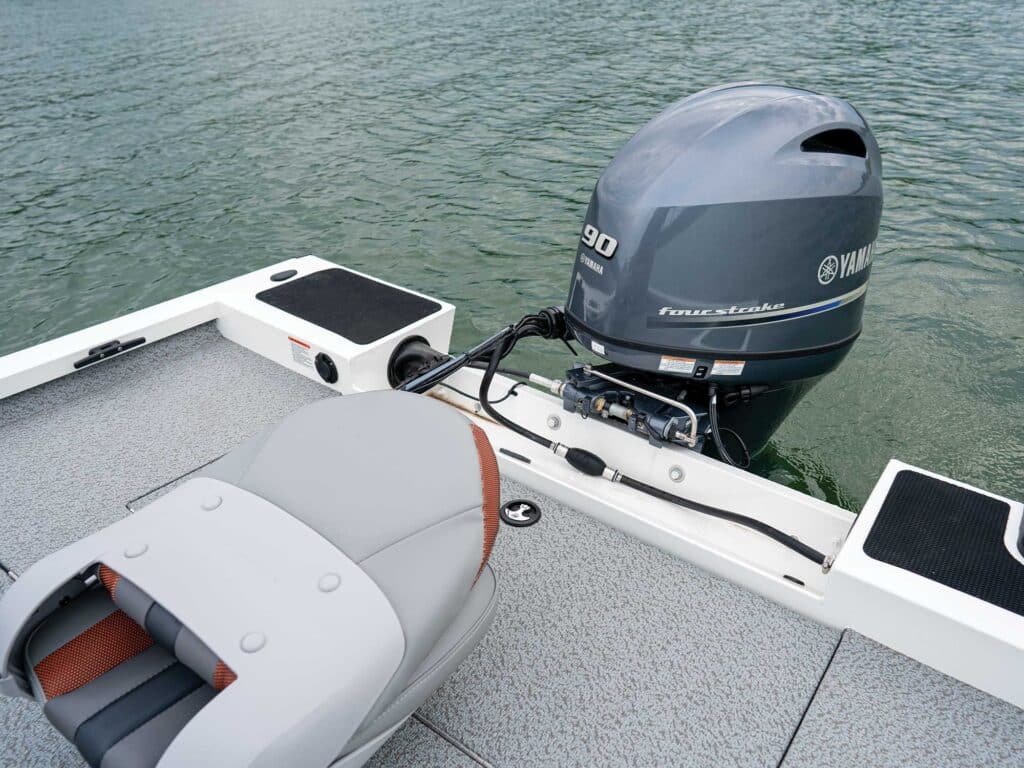 G3 Boats Sportsman 1710 PFX aft platform