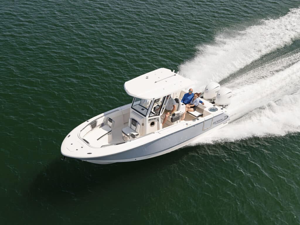 Robalo R250 running