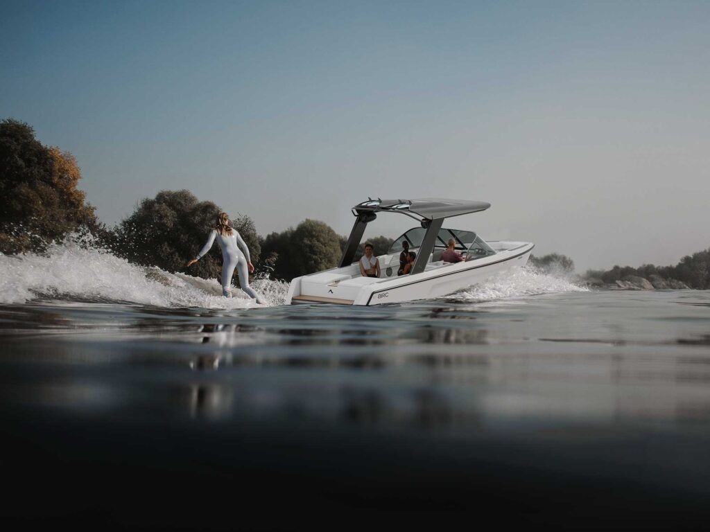 Arc Sport wakesurfing