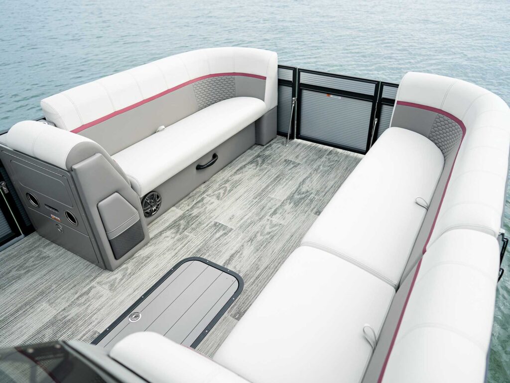 Qwest E-Class Lanai LTZ bow seating