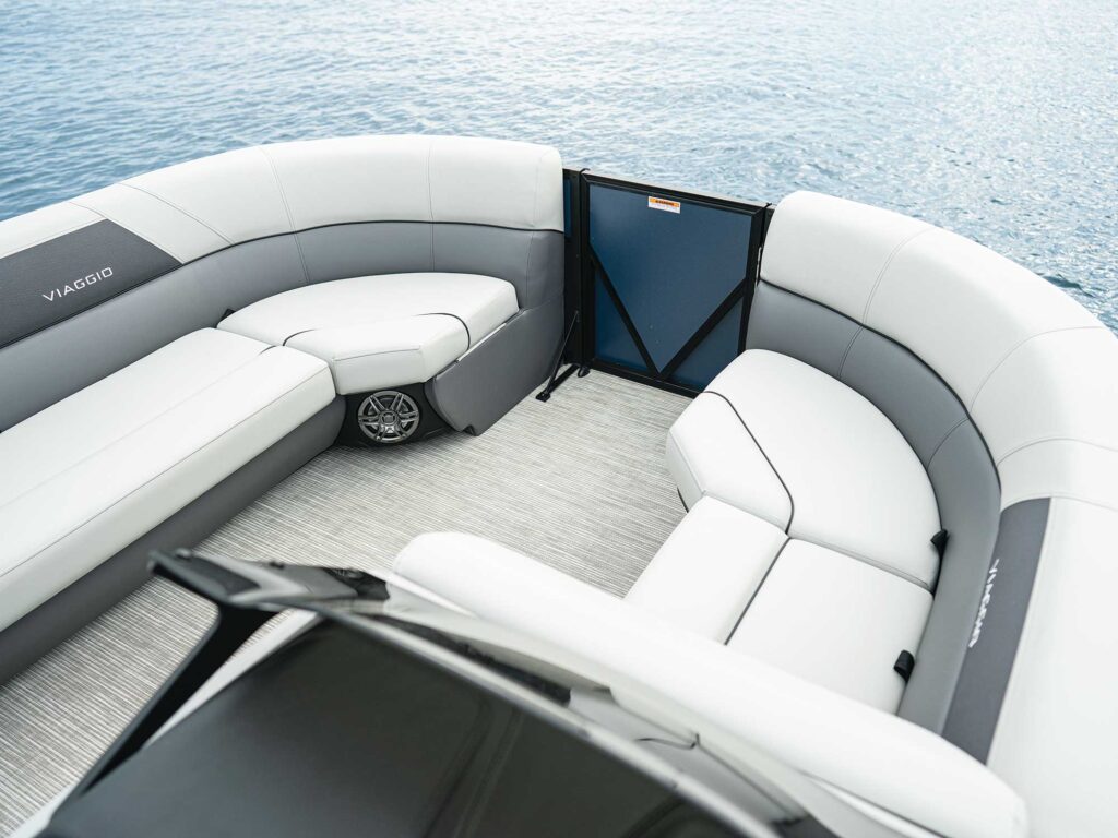 Viaggio Lago V 16U bow seating