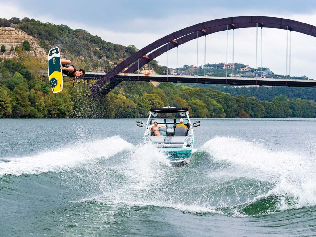 The Fe22 wakeboarding