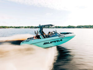 Supra SV running on the lake