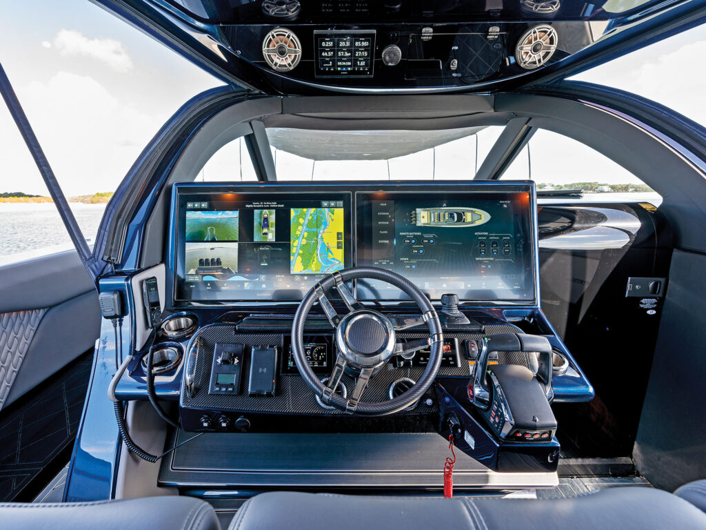 Mystic Powerboats M5200XL helm