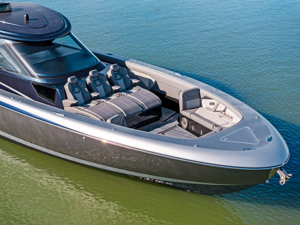 Mystic Powerboats M5200XL bow seating