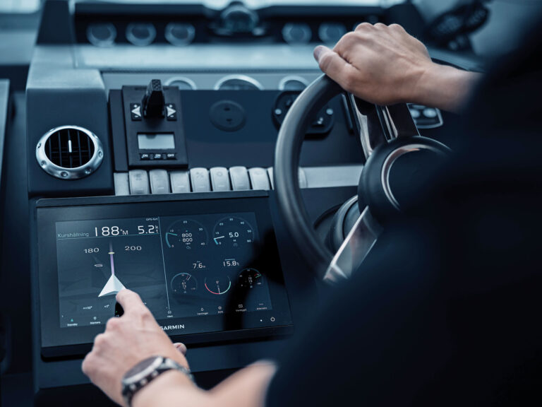 Volvo Penta EVC helm