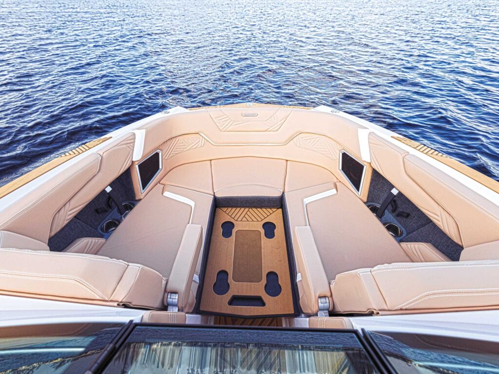 MasterCraft XStar 23 bow seating