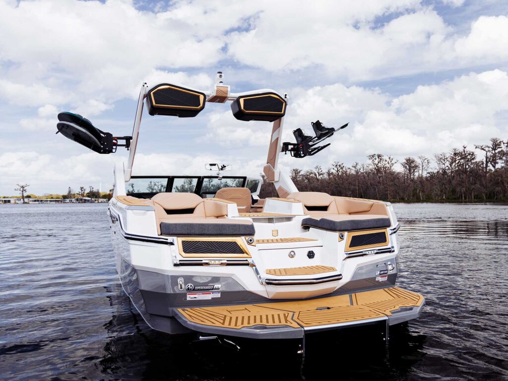 MasterCraft XStar 23 aft seating