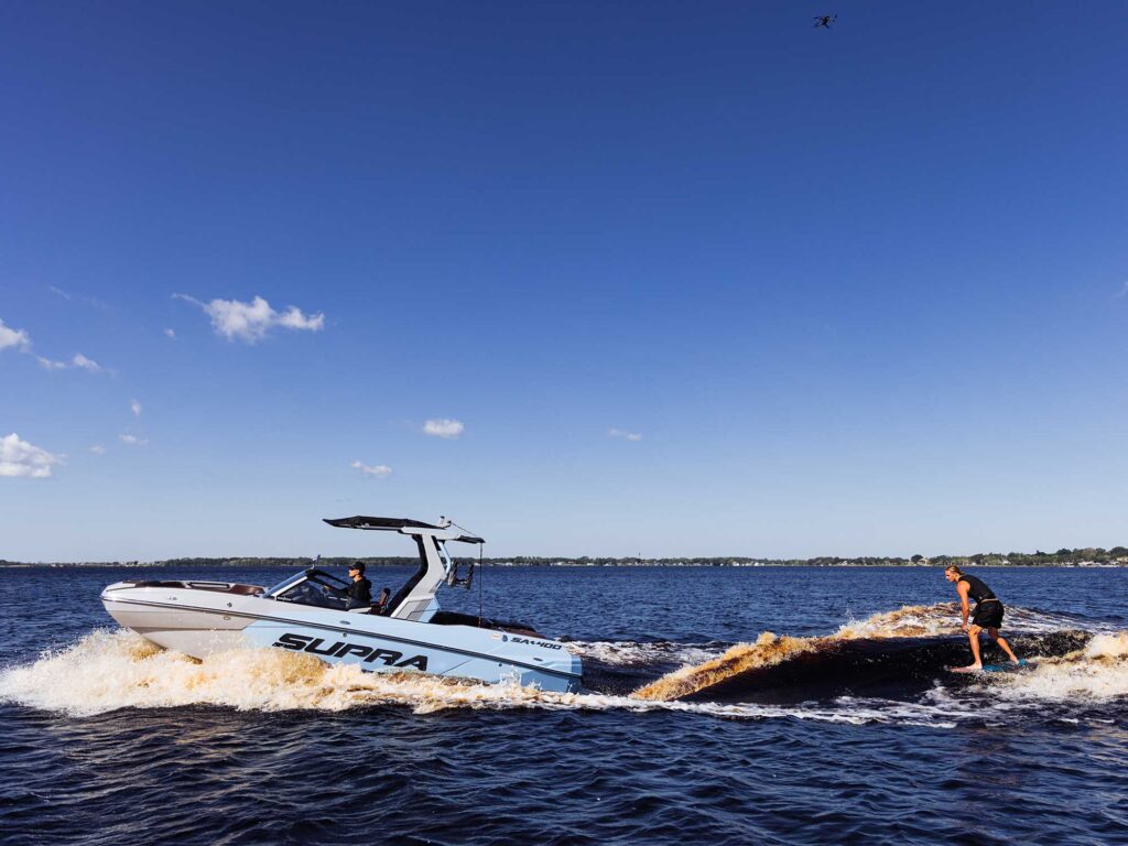 Supra SA wakesurfing