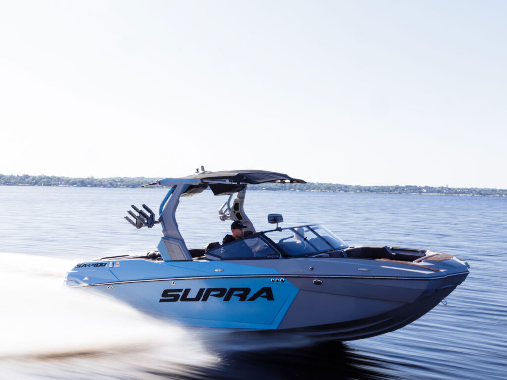 Supra SA running fast on the lake