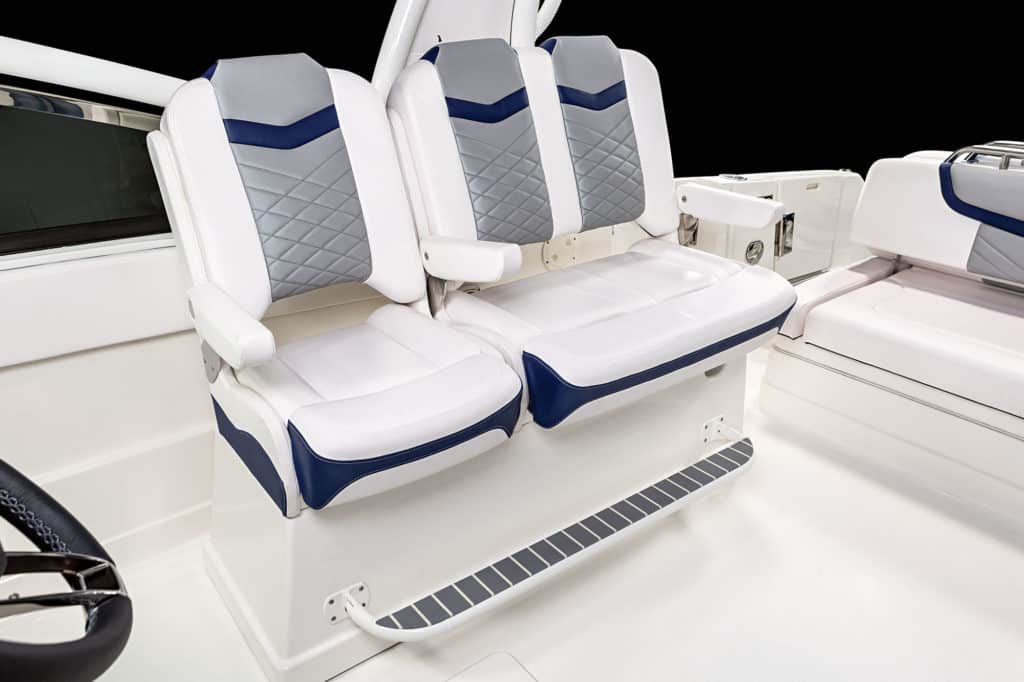 Swiveled three-man helm seat onboard the 300 OSX