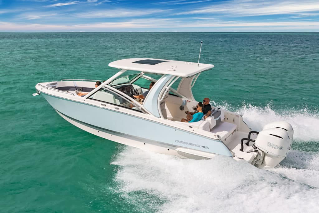 Chaparral 300 OSX running through Biscayne Bay