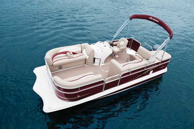 Aluminum Pontoon vs Fiberglass Deck