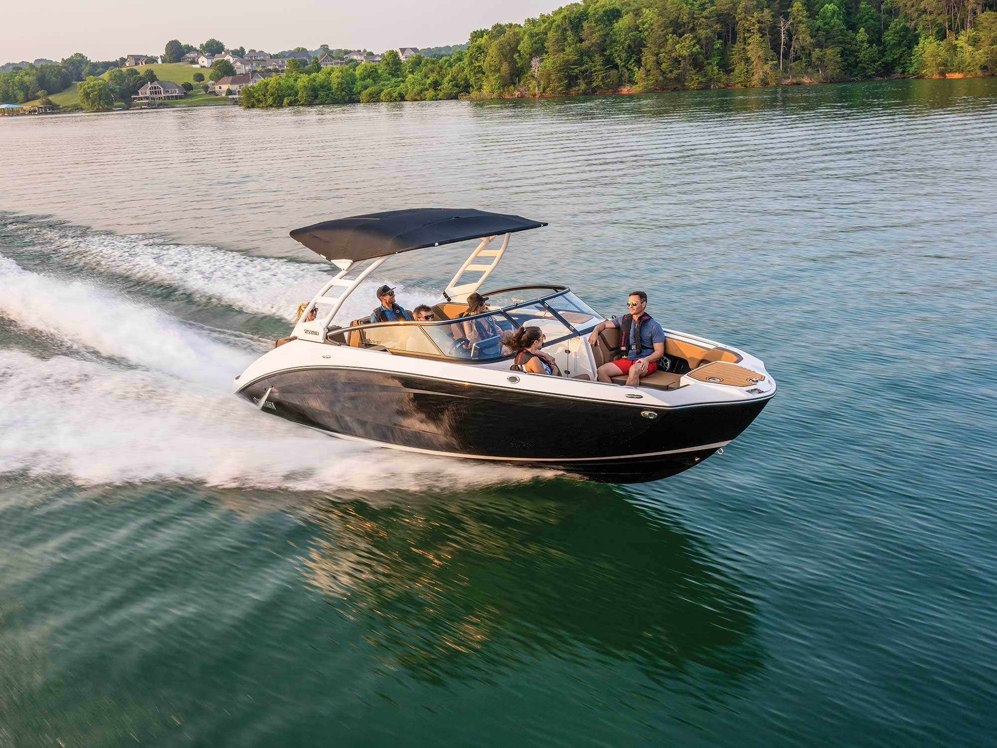 2024 Yamaha 252SD Boating Mag