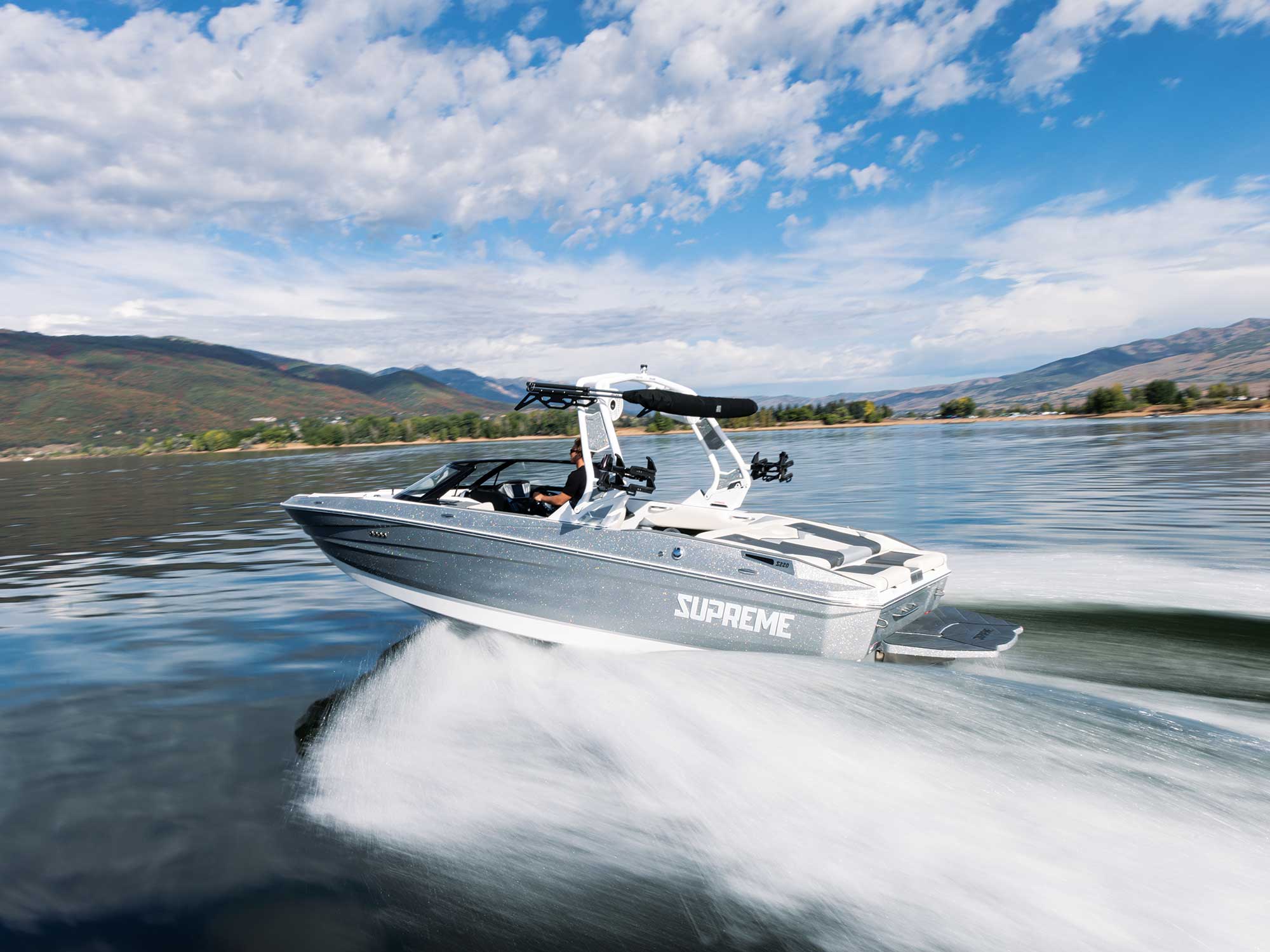 2024 Supreme S220 Boating Mag