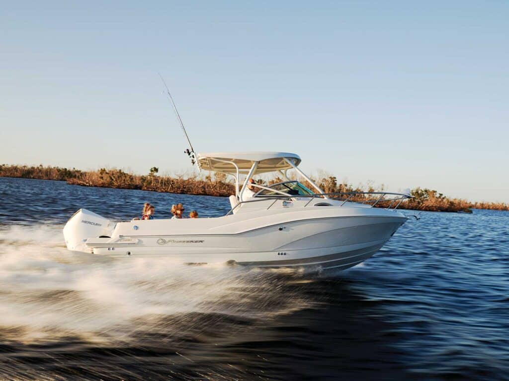 Finseeker 245 WA out cruising