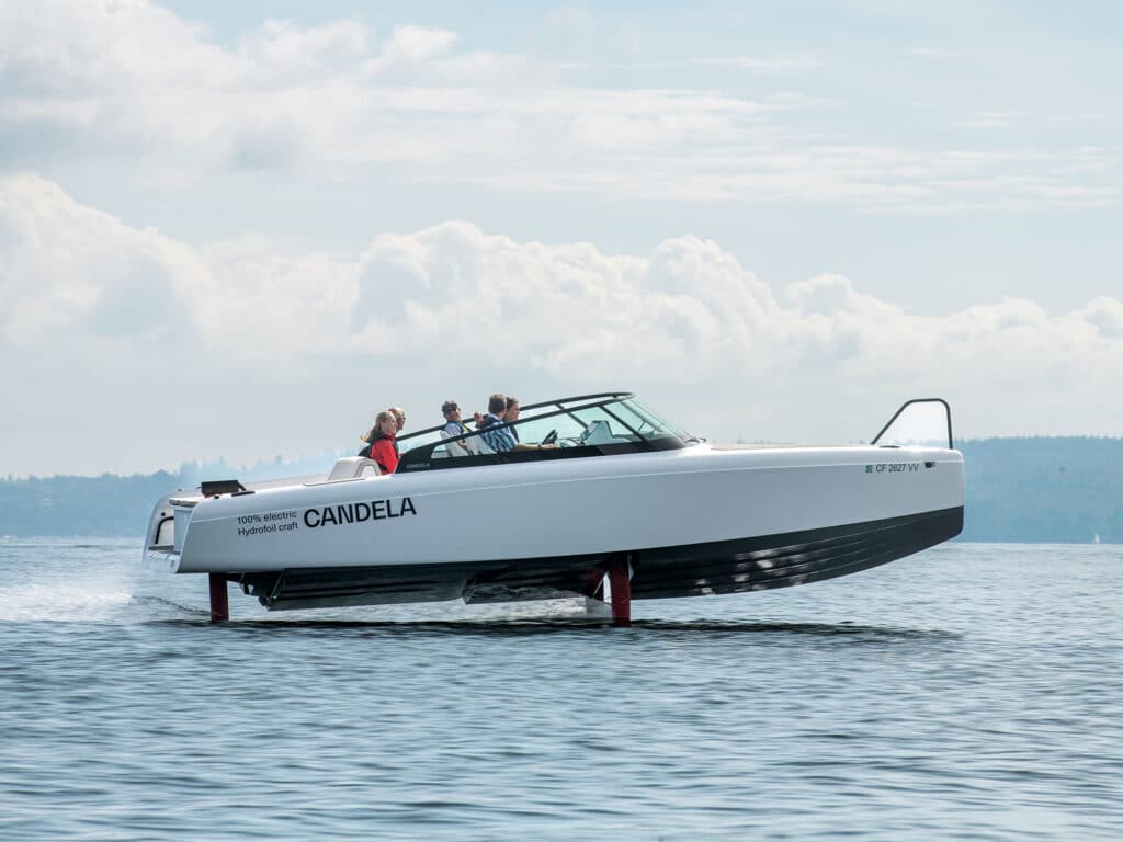 Candela C-8 foiling