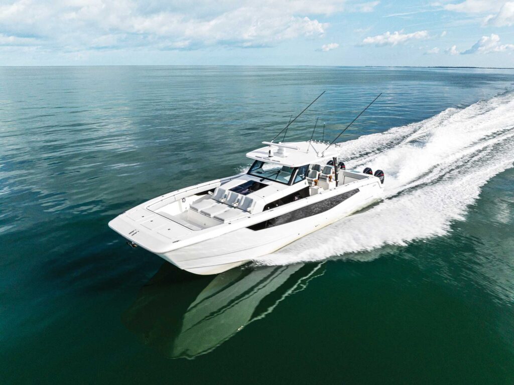 Aquila 47 Molokai cruising