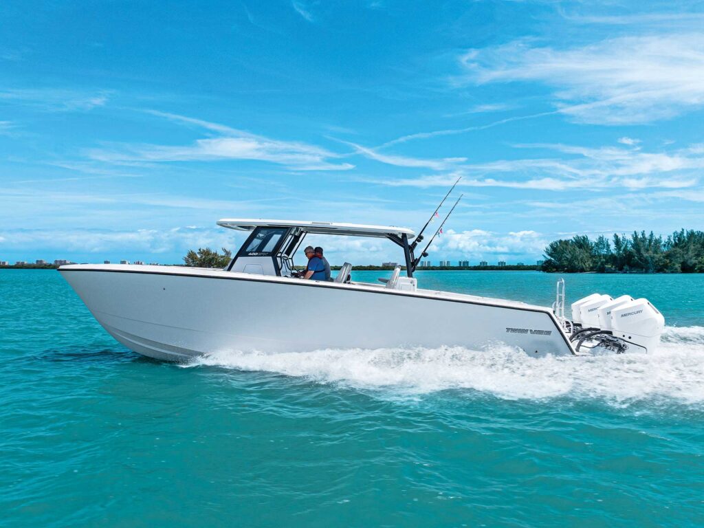 Twin Vee 400 GFX2 running nearshore