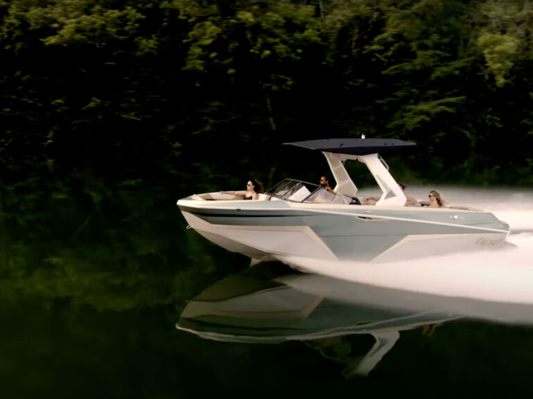 Tigé Z3 on the lake