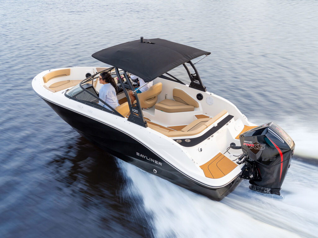 Bayliner V20 running smoothly