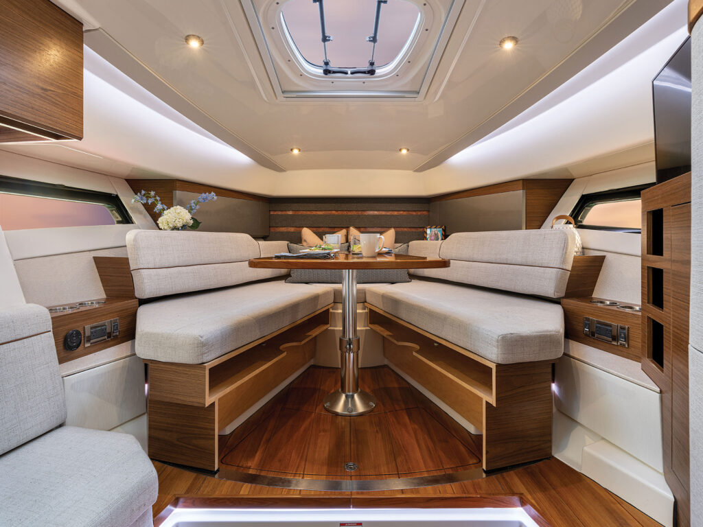 Boston Whaler 365 Conquest cabin