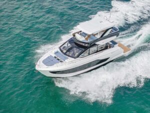 Cruisers Yachts 57 Fly cruising