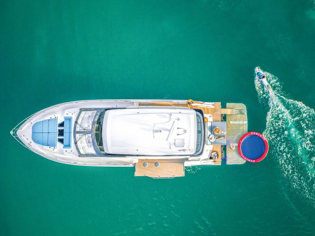 Cruisers Yachts 57 Fly overhead